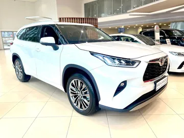 Купить Toyota Highlander, IV (XU70) Белый 2.0 AT (248 л.с.) 4WD от 6300000 ₽. в Пензе